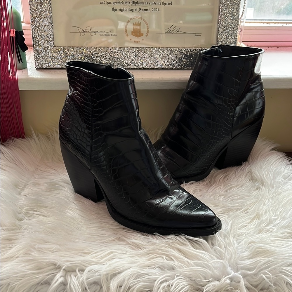Black Crocodile Madden Girl Ankle Boots